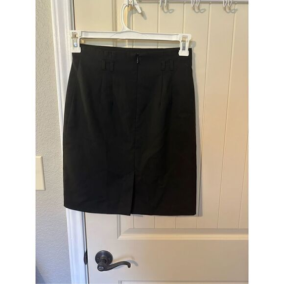 H&M Women’s Black Classic Pencil Skirt with Belt Loop Detail - Size 4 - Picture 5 of 7